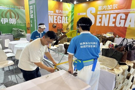 5月25日 我院青年志愿者圆满完成第七届西洽会志愿服务工作 原图4.jpg